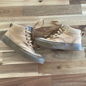 Boys camel/tan shoes